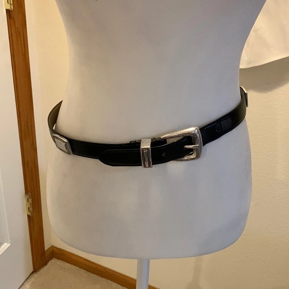 Leather Belt. Womens. Black. 7/8” wide. Length measures 33”.‌